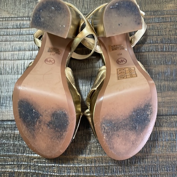 MK Bow Heels - Picture 4 of 4